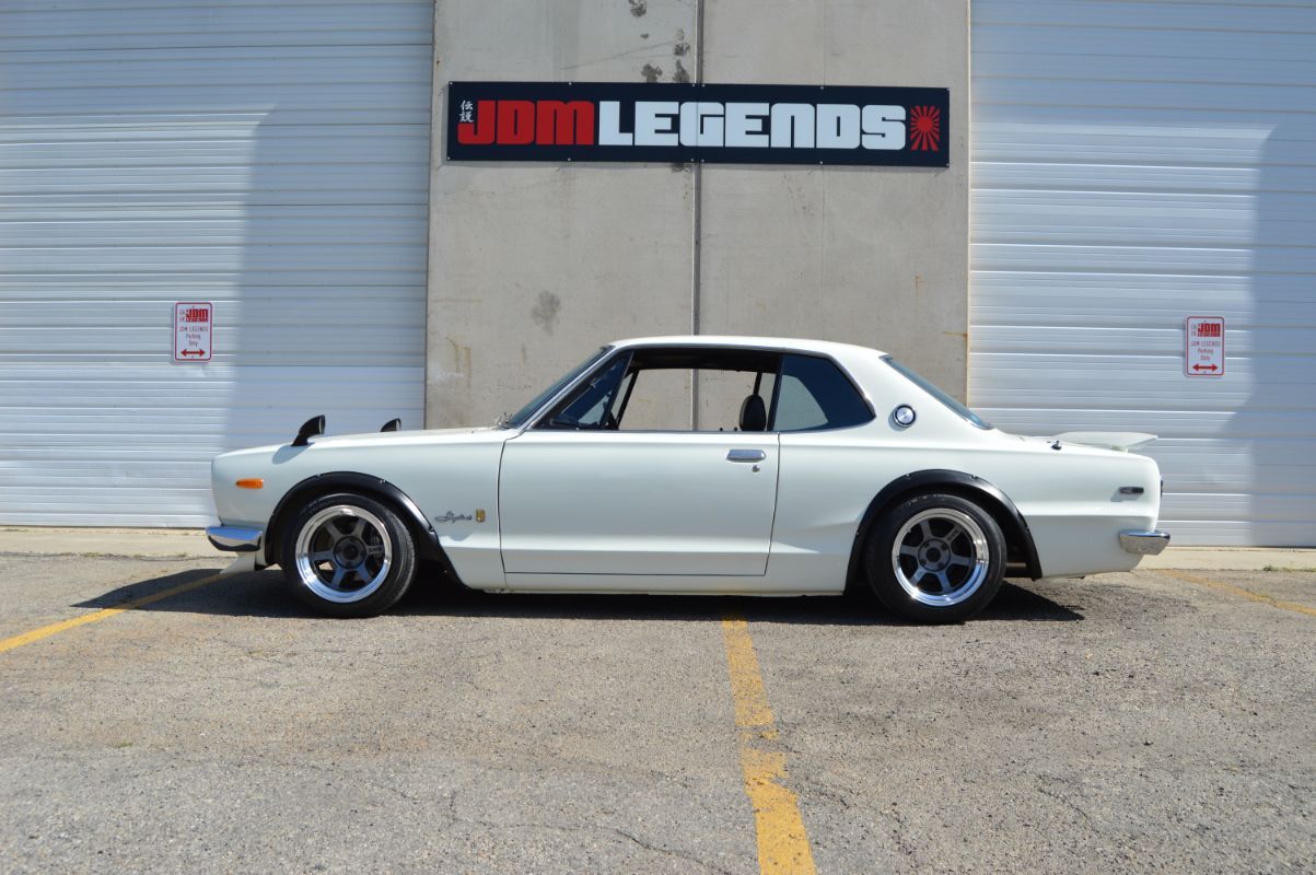 DISM SKYLINE 2000GT(1972) カスタムスタイル　1/43 1/43 Makeup 1972 Nissan Skyline 2000 GT-R (KPGC110) Racing